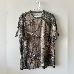 Men’s Realtree camo shirt Large